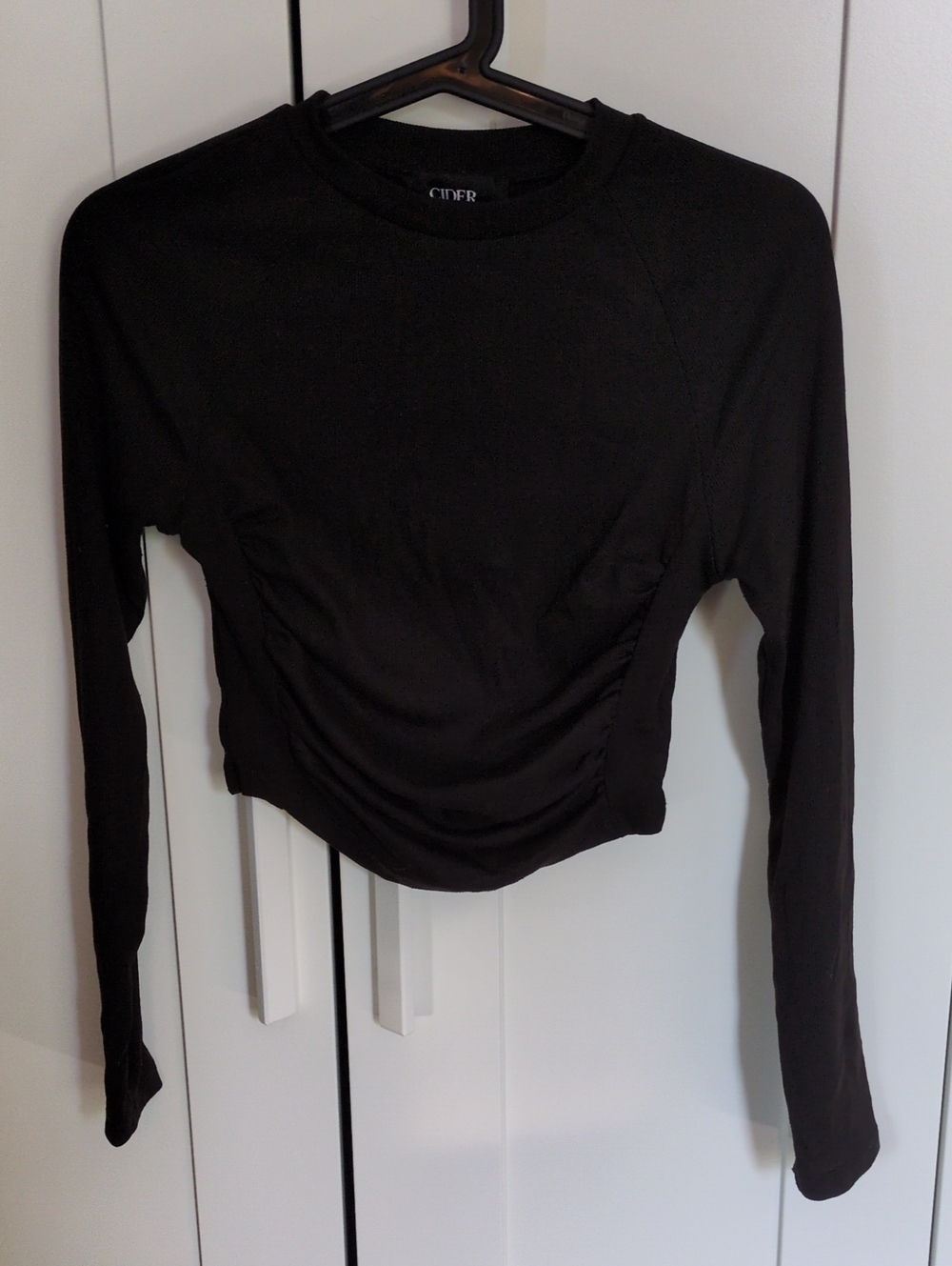 Cider Black Long Sleeve Ruched Crop Top